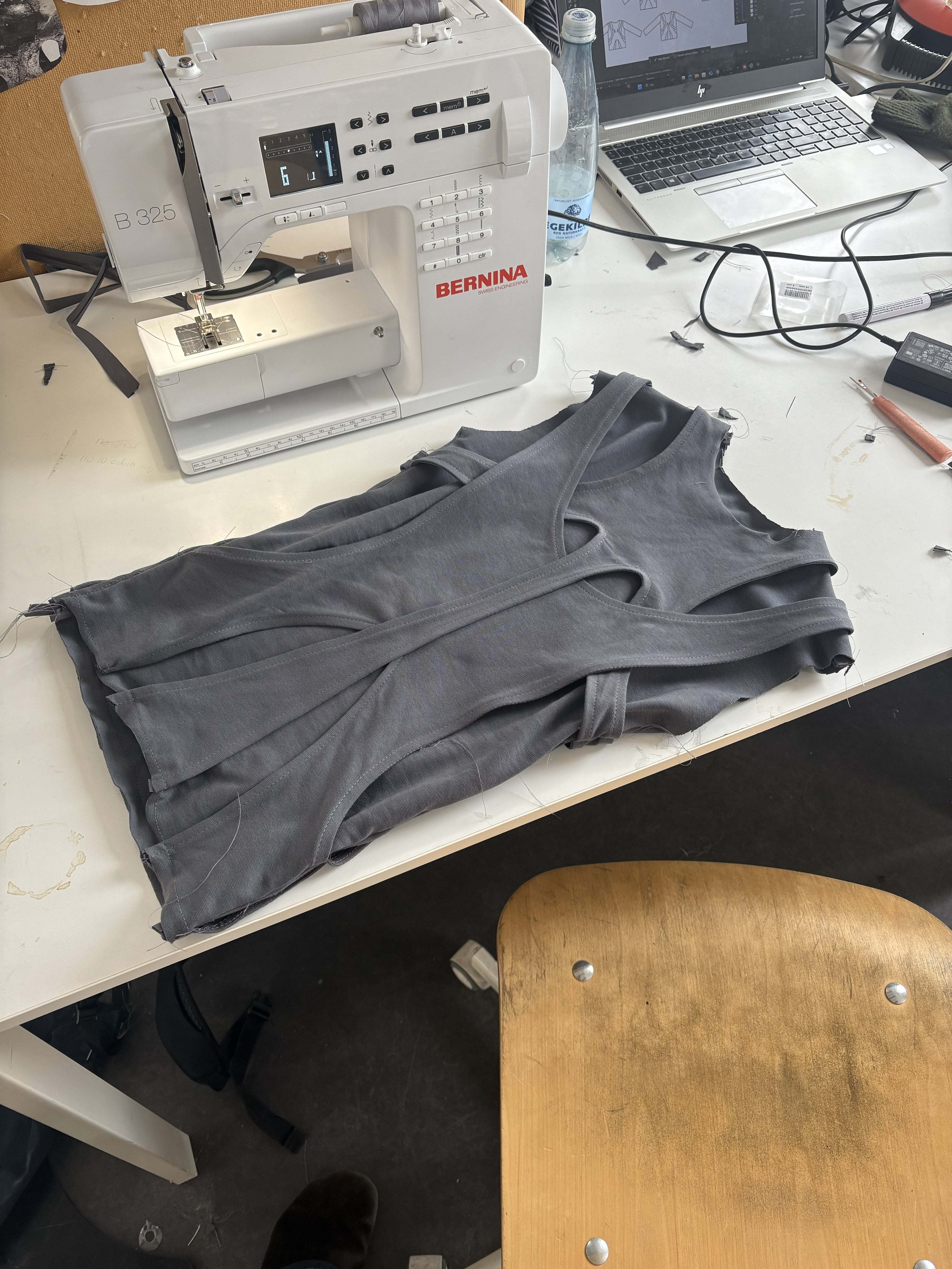 ONE OF ONE - SØVNING PARASITE LONGSLEEVE